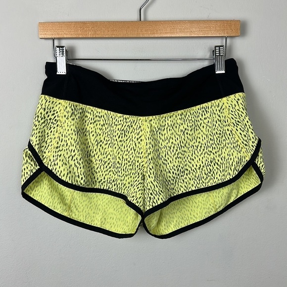 Lululemon Run Speed Short Dottie Dash Clarity Yellow and Black Sz 4 - Picture 5 of 12